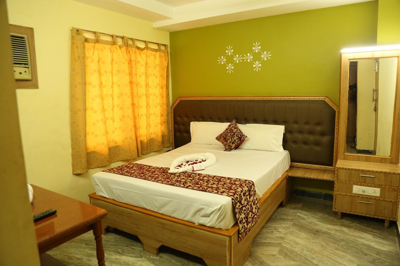 Hotel Vijay Pollāchi Εξωτερικό φωτογραφία