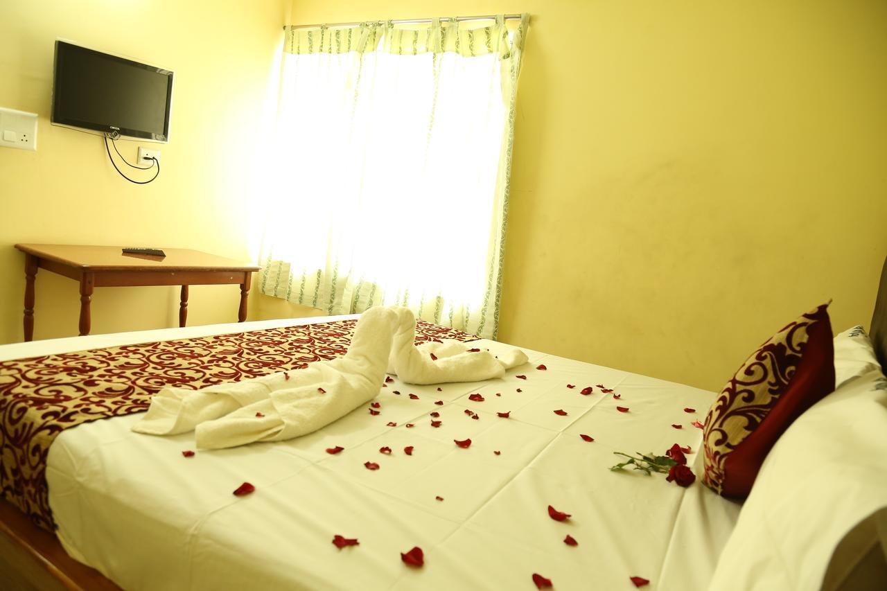 Hotel Vijay Pollāchi Εξωτερικό φωτογραφία