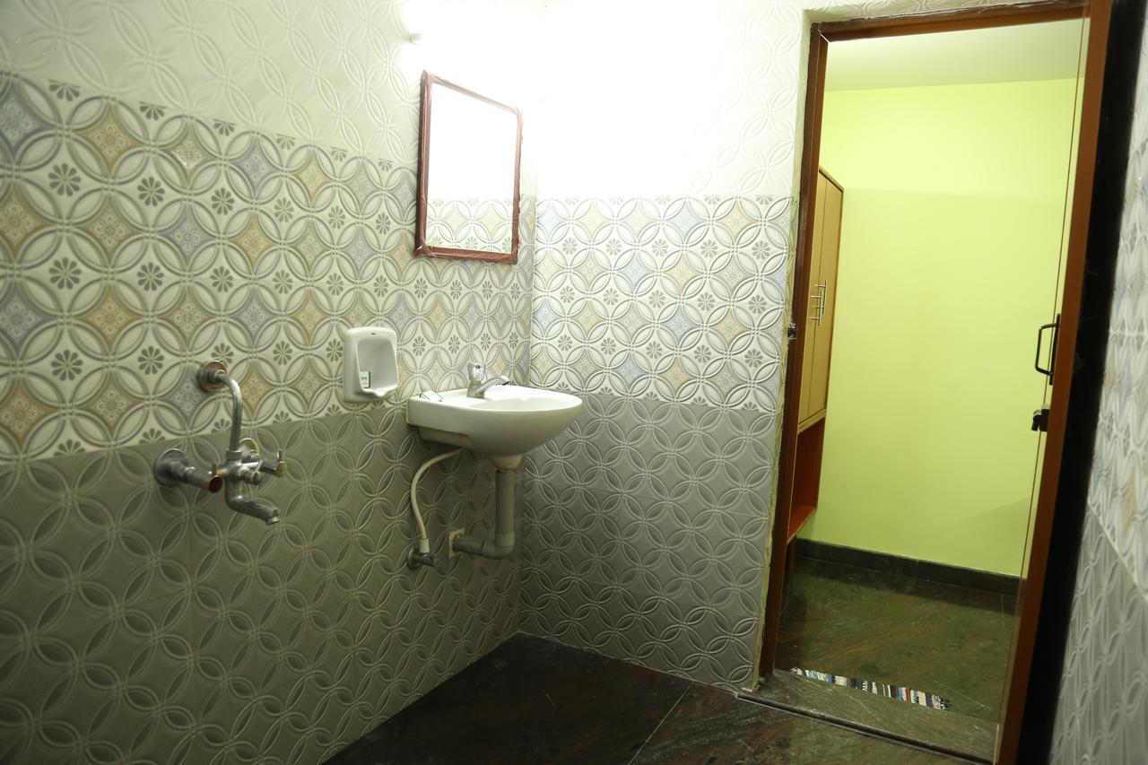 Hotel Vijay Pollāchi Εξωτερικό φωτογραφία